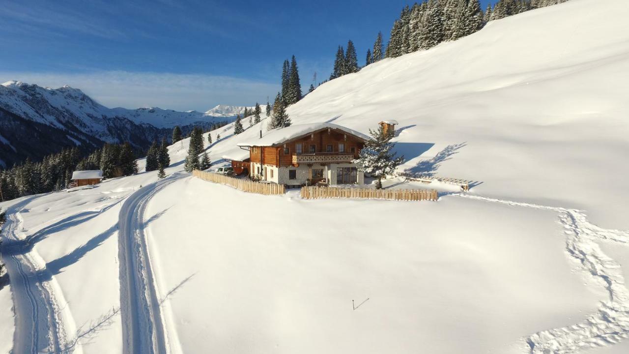 Wallegg - Alpine Premium - In-ski Out - Real Alpine Location * Saalbach-Hinterglemm